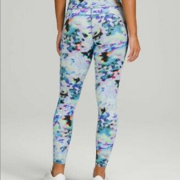 ISO Lululemon SeaWheeze 2021 Fast and Free 25” Tight Euphoria, size 6 - Picture 2 of 4